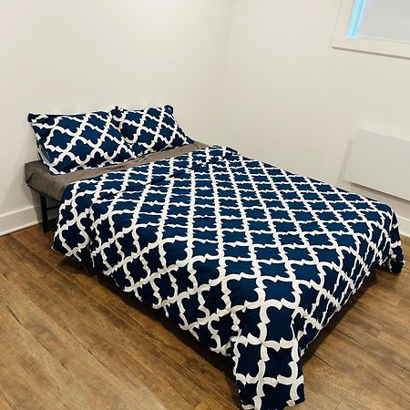 Urban Retreat - 2 Bedroom, 3 Beds, 6 Guests, Free Parking Longueuil Eksteriør billede