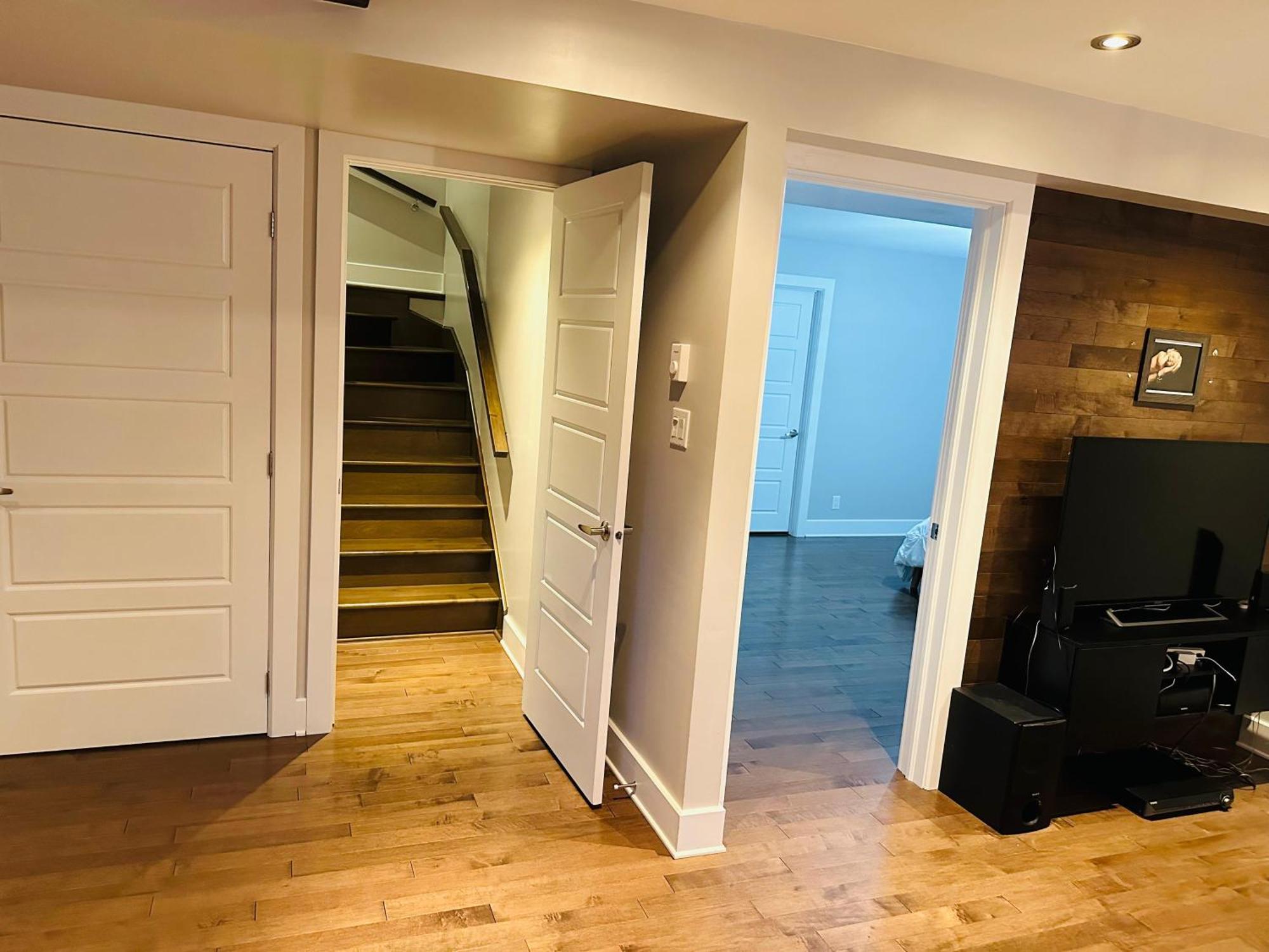 Urban Retreat - 2 Bedroom, 3 Beds, 6 Guests, Free Parking Longueuil Eksteriør billede