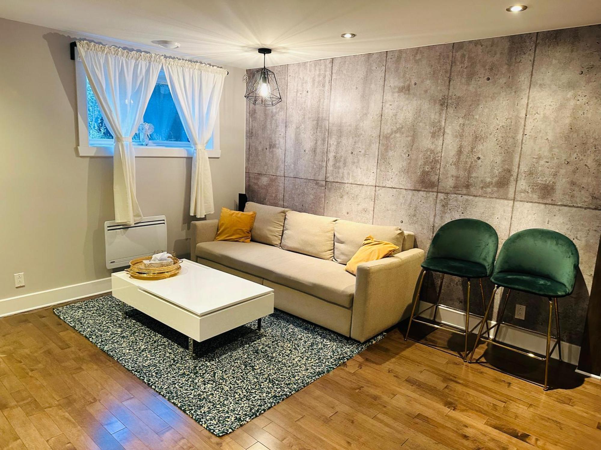 Urban Retreat - 2 Bedroom, 3 Beds, 6 Guests, Free Parking Longueuil Eksteriør billede