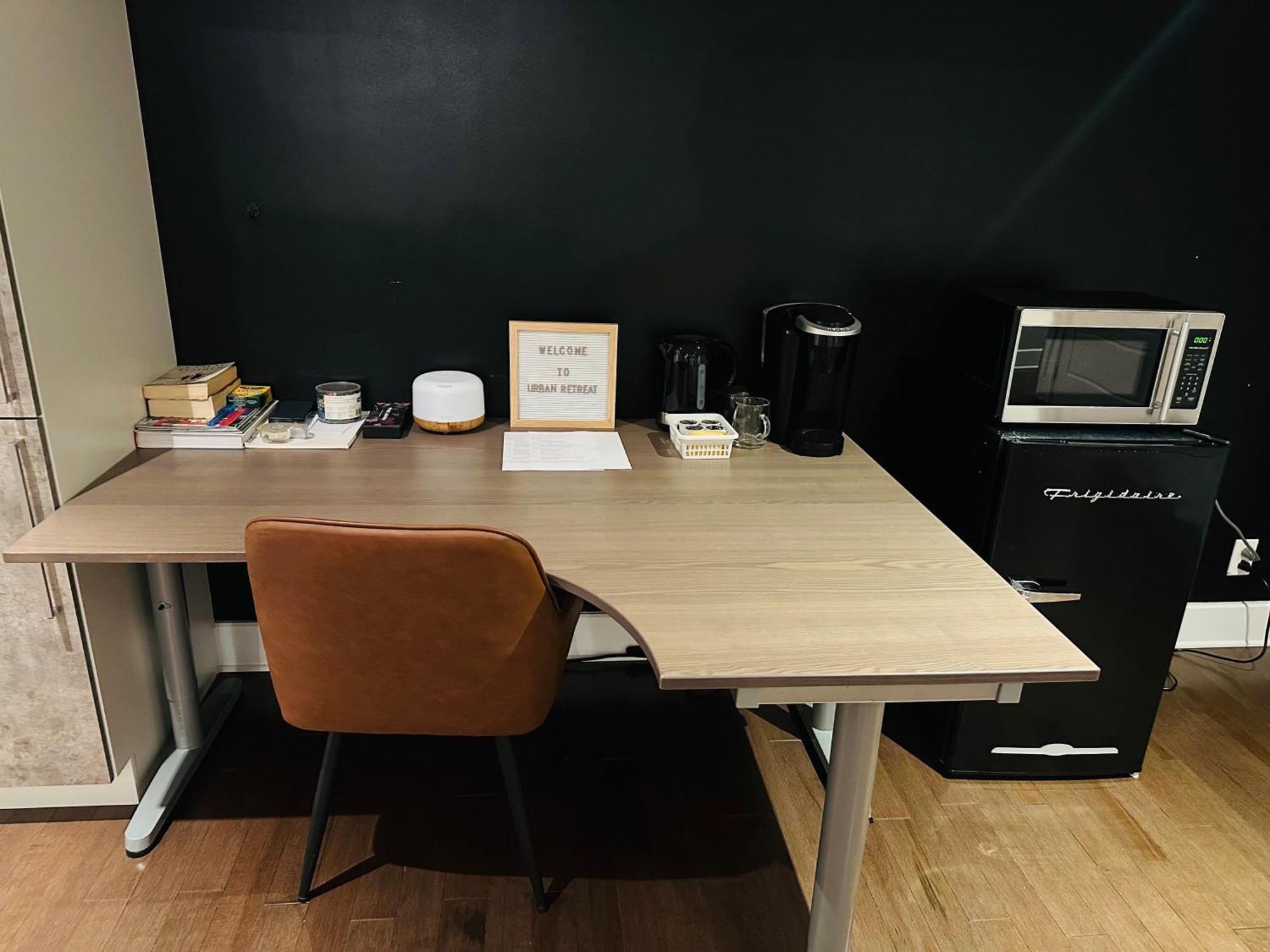 Urban Retreat - 2 Bedroom, 3 Beds, 6 Guests, Free Parking Longueuil Eksteriør billede
